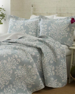 Laura Ashley Rowland Quilt Set Home Comforters & Quilts