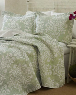 Laura Ashley Rowland Quilt Set Home Comforters & Quilts