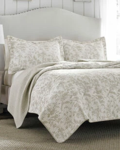 Laura Ashley Amberley Quilt Set Home Comforters & Quilts
